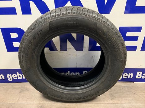 4x Pirelli winter autobanden 215/65/17 per stuk €50,- - 0