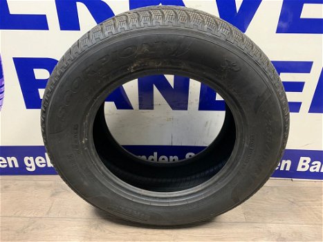 4x Pirelli winter autobanden 235/65/17 per stuk €50,- - 0