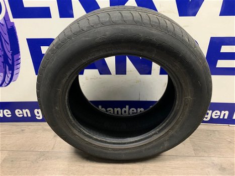 2x Goodyear zomer autobanden 235/60/17 per stuk €55,- - 0