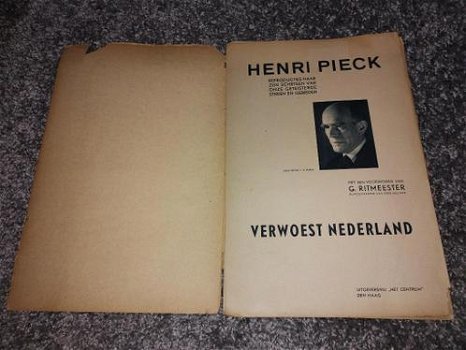 Verwoest Nederland door Henri Pieck - 1