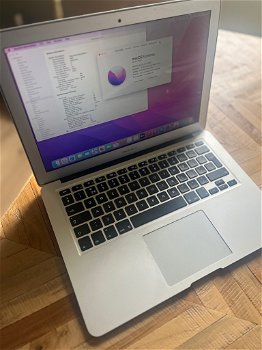 Apple MacBook Air 13 inch (2017, 256gb) in goede staat - 1
