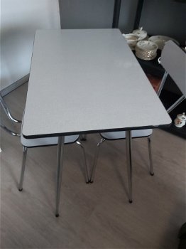 Formica keukenset tafeltje met 2 stoelen. Vintage jaren '60 - 1