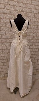 Laura Scott Wedding dress, maat 42 - 1