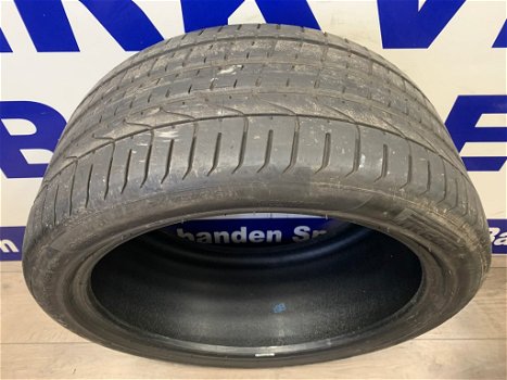 2x Pirelli 295/35/21 zomer autobanden op voorraad. Per stuk €65,- - 1