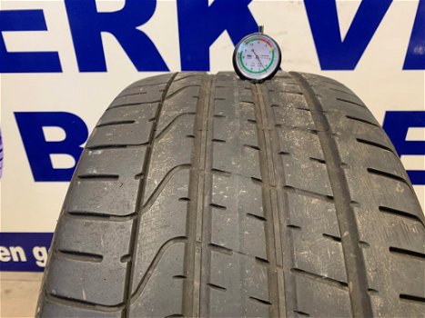 2x Pirelli 295/35/21 zomer autobanden op voorraad. Per stuk €65,- - 2