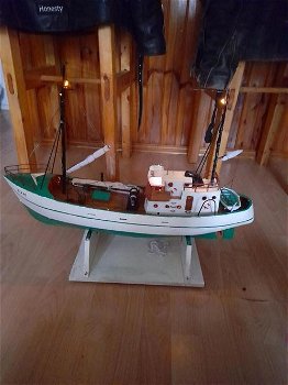 Te koop Pracht DMI E-230 RC trawler. 68cm lang. schaal 1:60 - 1