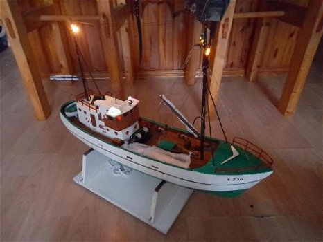 Te koop Pracht DMI E-230 RC trawler. 68cm lang. schaal 1:60 - 2