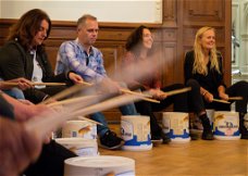 Bucket drummen ofwel drum workshop op EMMERS