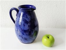 Mooie blauwe vaas / kan van aardewerk