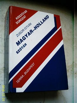Woordenboek Hongaars-Nederlands. - 0