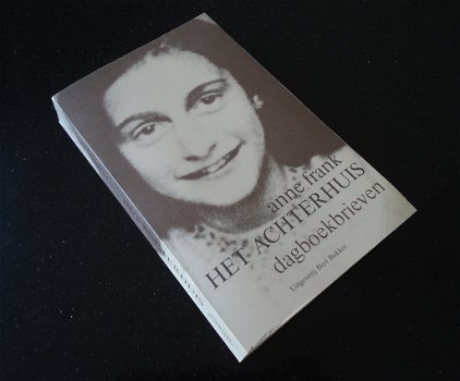 Het boek Het Achterhuis van Anne Frank (dagboekbrieven). - 4