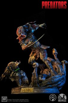 Infinity Studio Berserker Predator Statue
