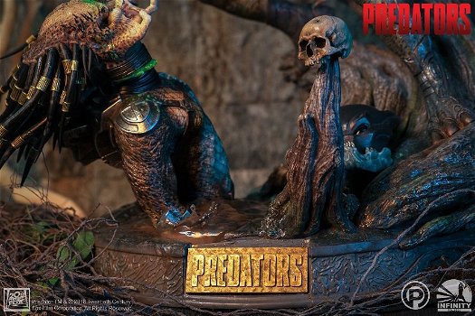 Infinity Studio Berserker Predator Statue - 2