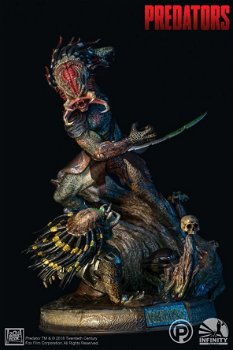 Infinity Studio Berserker Predator Statue - 6