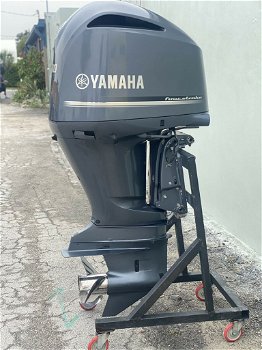 Yamaha 300hp Outboard Boat Engine - 2
