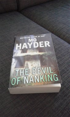 The Devil of Nanking (Tokyo) - Mo Hayder (Engels)