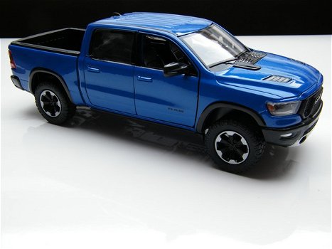 Modelauto Dodge Ram Crew Cab Rebel 2019 – Motormax 1:27 = 19 cm lang - 3