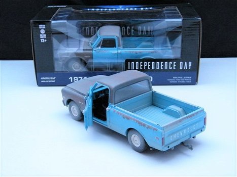 modelauto Chevrolet C10 – Independence day – Greenlight 1:24 - 3