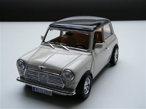 Nieuw modelauto Oldtimer Mini Cooper 1969 – Bburago 1:18 - 0