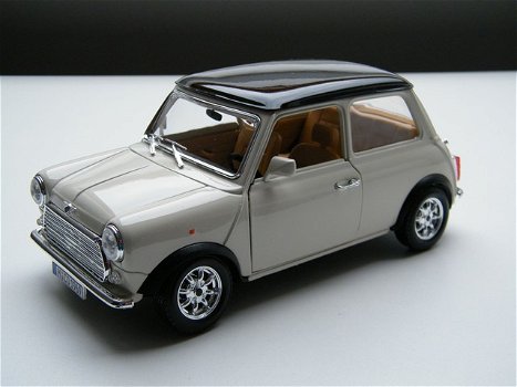 Nieuw modelauto Oldtimer Mini Cooper 1969 – Bburago 1:18 - 1
