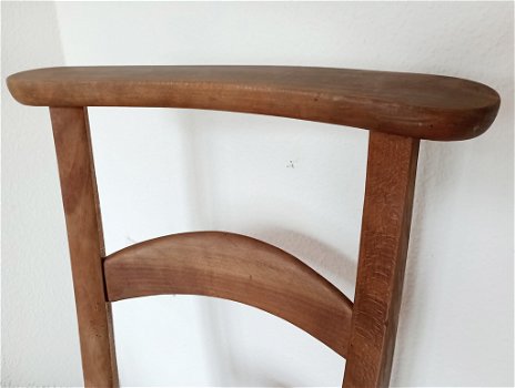 vintage lage houten stoel met rieten zitting - 2