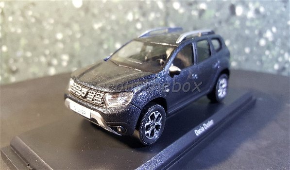 Dacia Duster grijs 1:43 Norev - 1