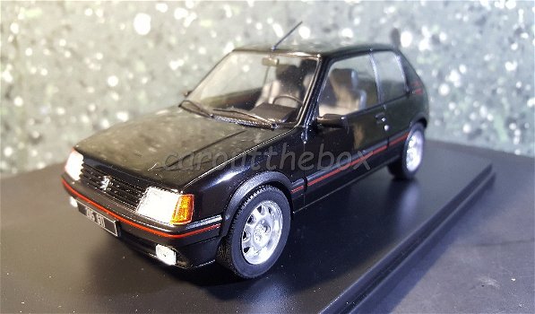 Peugeot 205 GTi zwart 1:24 Whitebox - 1