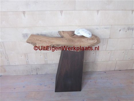 Sidetable met Eiken boomstam bovenblad. - 0