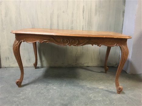 Geschilderde salon tafel gedecoreerd met zwarte led kaars. - 4