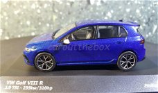 VW Golf VIII R blauw 1:43 Solido Sol052