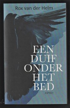 EEN DUIF ONDER HET BED - door ROX VAN DER HELM - 0