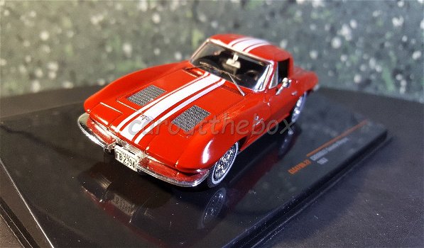 Chevrolet Corvette C2 Stingray rood 1/43 Ixo - 1