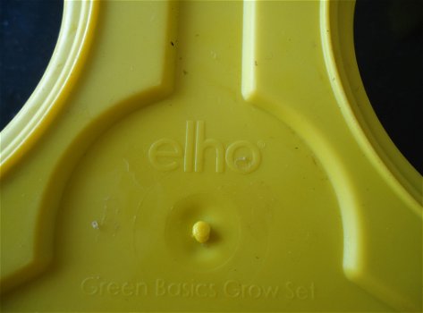 Te koop drie kunststof plantenbakken van Elho (kleur: lime). - 6