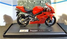 Triumph Daytona 675 1:18 Maisto MA243