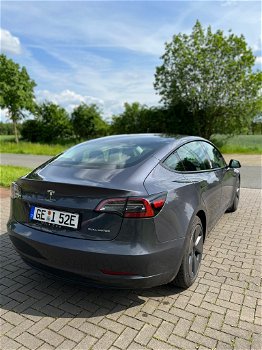 Tesla Model 3 LR Grey (2022) - 3