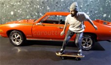 Diorama figuur skateboarder 2 1:18 Amer. diorama AD410