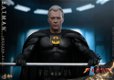 Hot Toys The Flash Batman Modern Suit MMS712 - 2 - Thumbnail