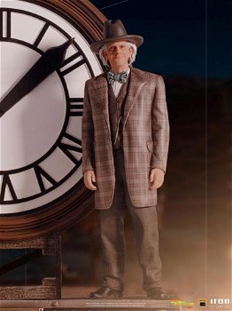 Iron Studios BTTF III Deluxe Statue Marty and Doc at the Clock - 4