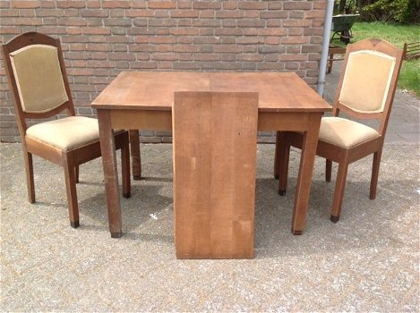 Eetkamerset - tafel + 4 beklede stoelen - 95 jaar oud - 0