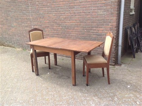 Eetkamerset - tafel + 4 beklede stoelen - 95 jaar oud - 1