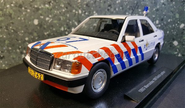 Mercedes Benz 190 POLITIE NL 1/18 Triple9 - 1