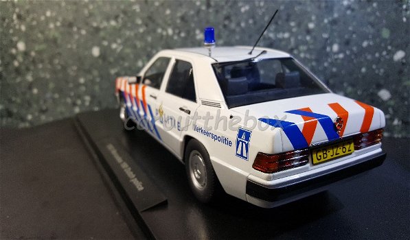 Mercedes Benz 190 POLITIE NL 1/18 Triple9 - 2