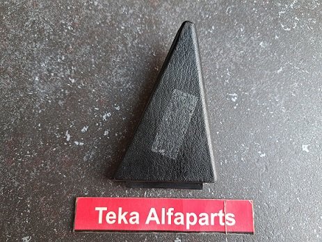 Alfa Romeo 75 Deur Afdekkap driehoek 161006327602 NOS - 0