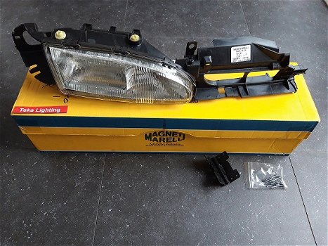 Ford Mondeo MK1 Magneti Marelli Koplamp LPC041 - 0