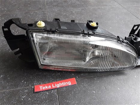 Ford Mondeo MK1 Magneti Marelli Koplamp LPC041 - 1