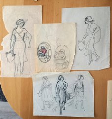A493-66 Oude tekeningen 4 bladen schetsen vrouw met kruik