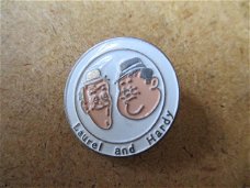 adv8132 laurel en hardy pin