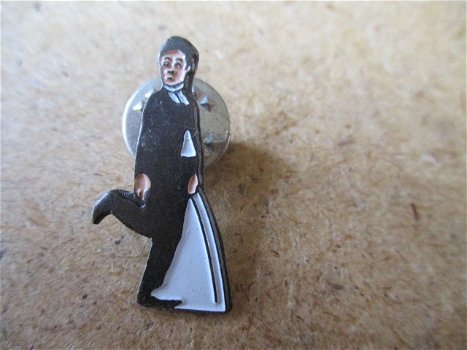 adv8133 charlie chaplin pin - 0