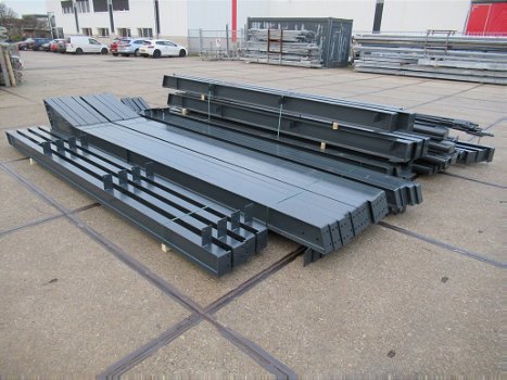 Nieuwe staalconstructie 10.00 x 30.00m gepoedercoat (300m2) - 4