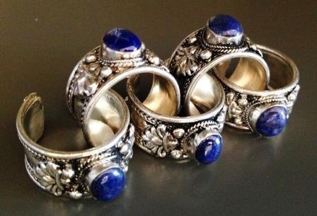 Tibetaans zilveren ring met Lapis Lazuli en Lotus - 0